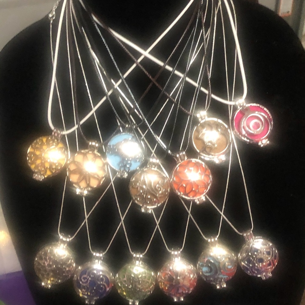 Necklaces - Picture 1 of 1